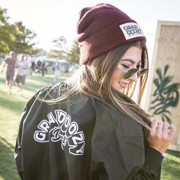 Meet Your Posher! - Picture 4 of 7